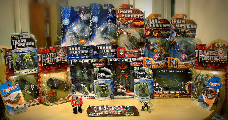 black_friday_toy_haul___nov_2011_by_aliasangel2005_d4hira8-fullview Toy collection